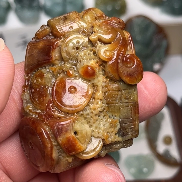 颈饰未镶嵌翡翠八破图