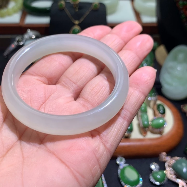 和田玉手镯53银S925镶嵌小*菜