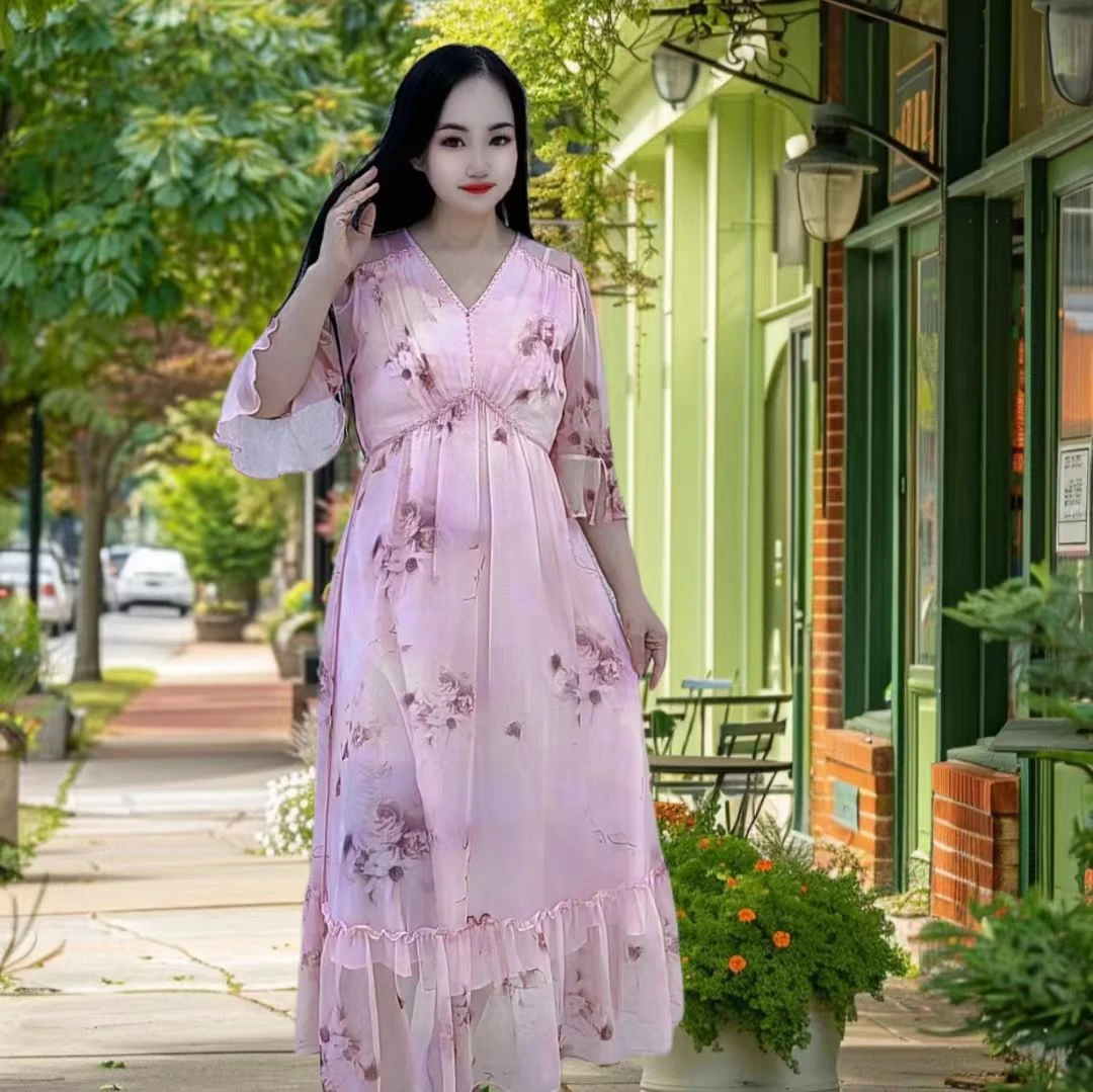 纯色V领夏季高韩系V领连衣裙绣花夏季连衣裙女款甜美可爱风格衣服