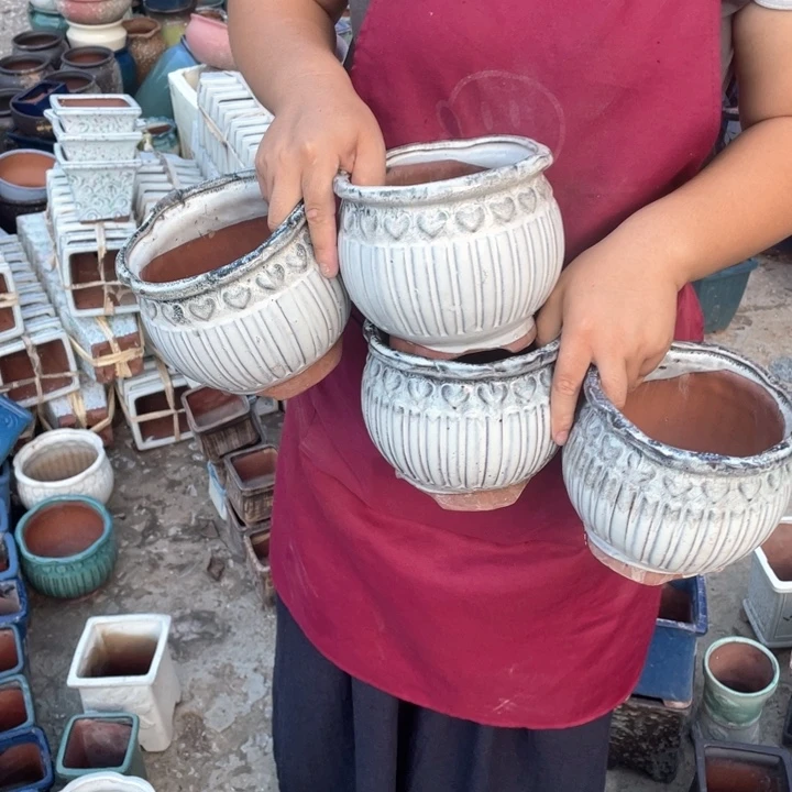 紫砂花盆口15高13瑕疵瑕疵