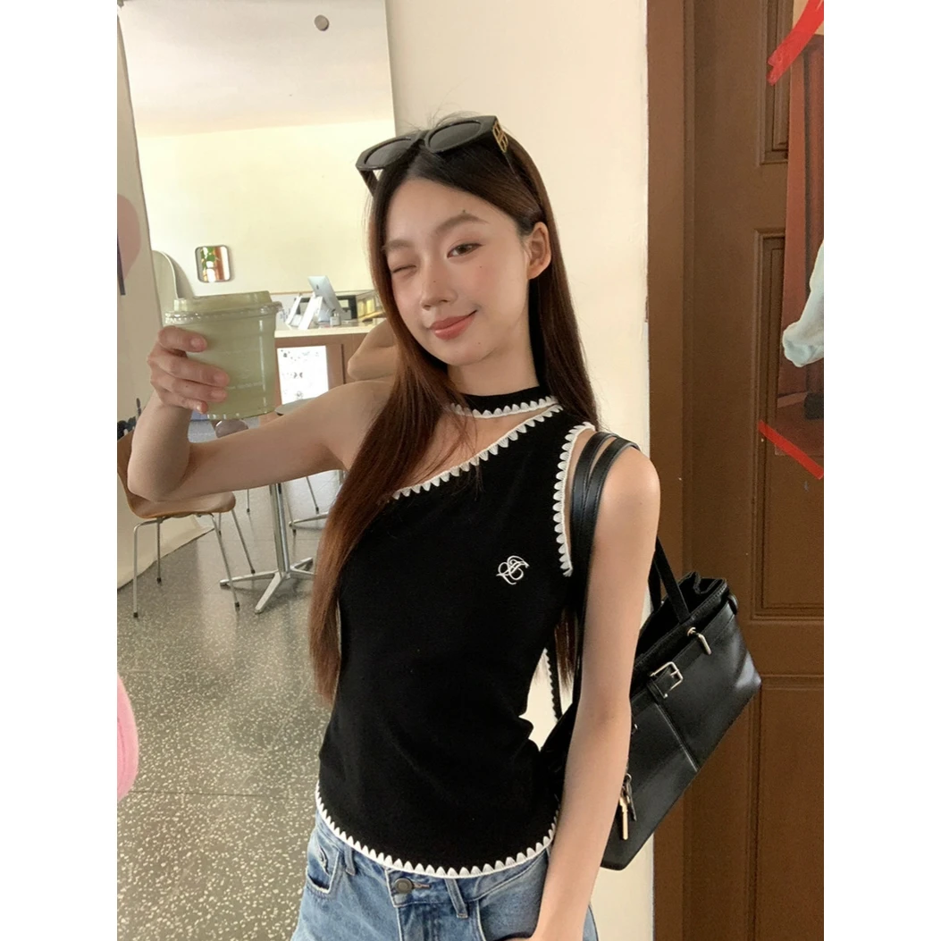辣妹吊带背心女2025新款夏季外穿黑色修身设计感露肩斜肩无袖上衣