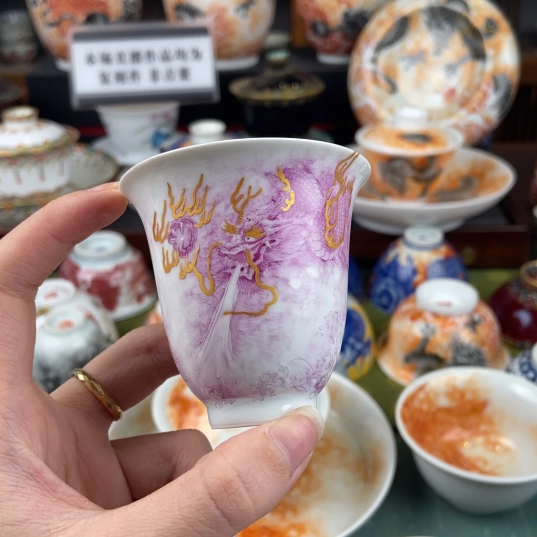 陶瓷的设计师是一个人的
