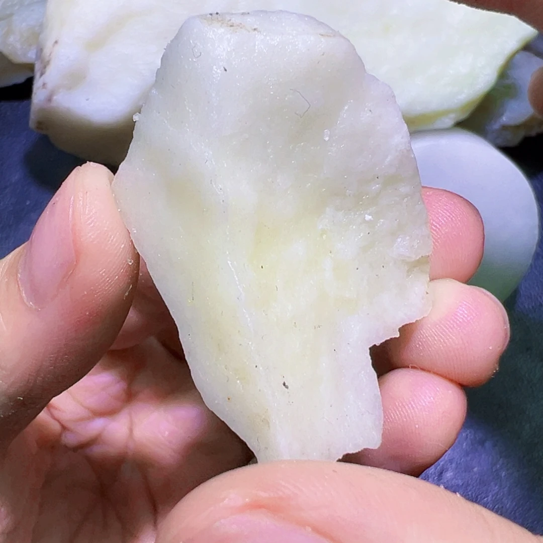 和田玉（糖玉）未镶嵌珠宝半成品