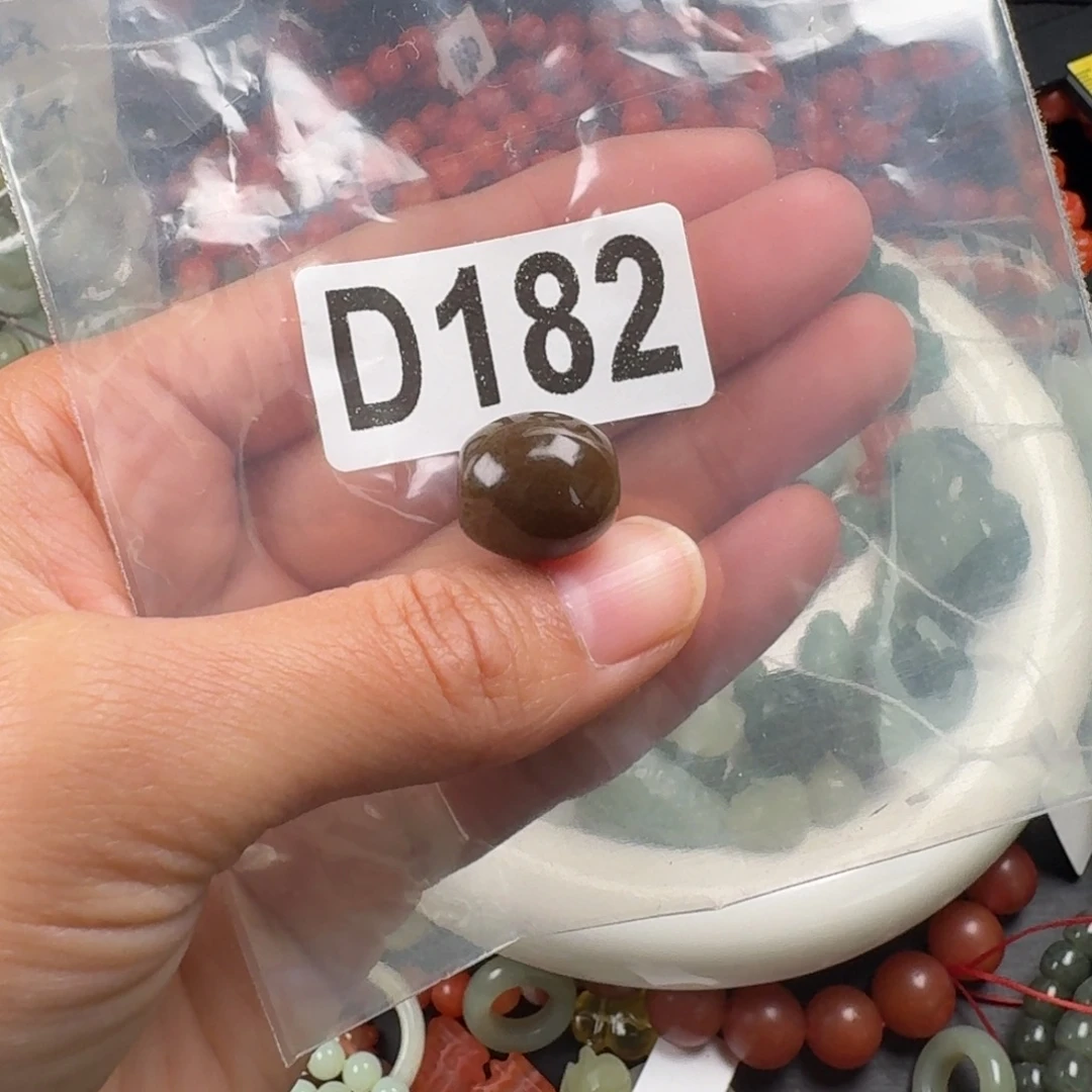 漂***~和田玉（糖玉）未镶嵌珠宝奇石