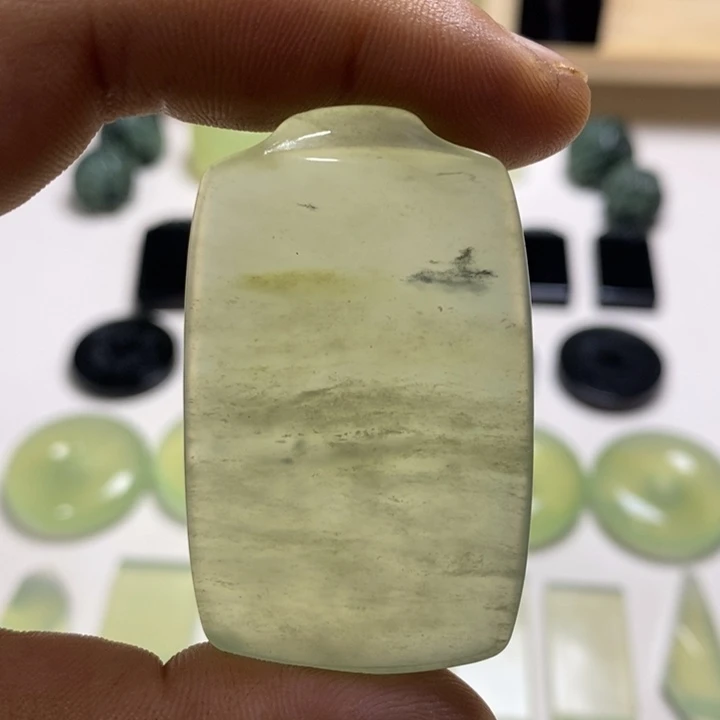 岫玉未镶嵌挂件岫玉