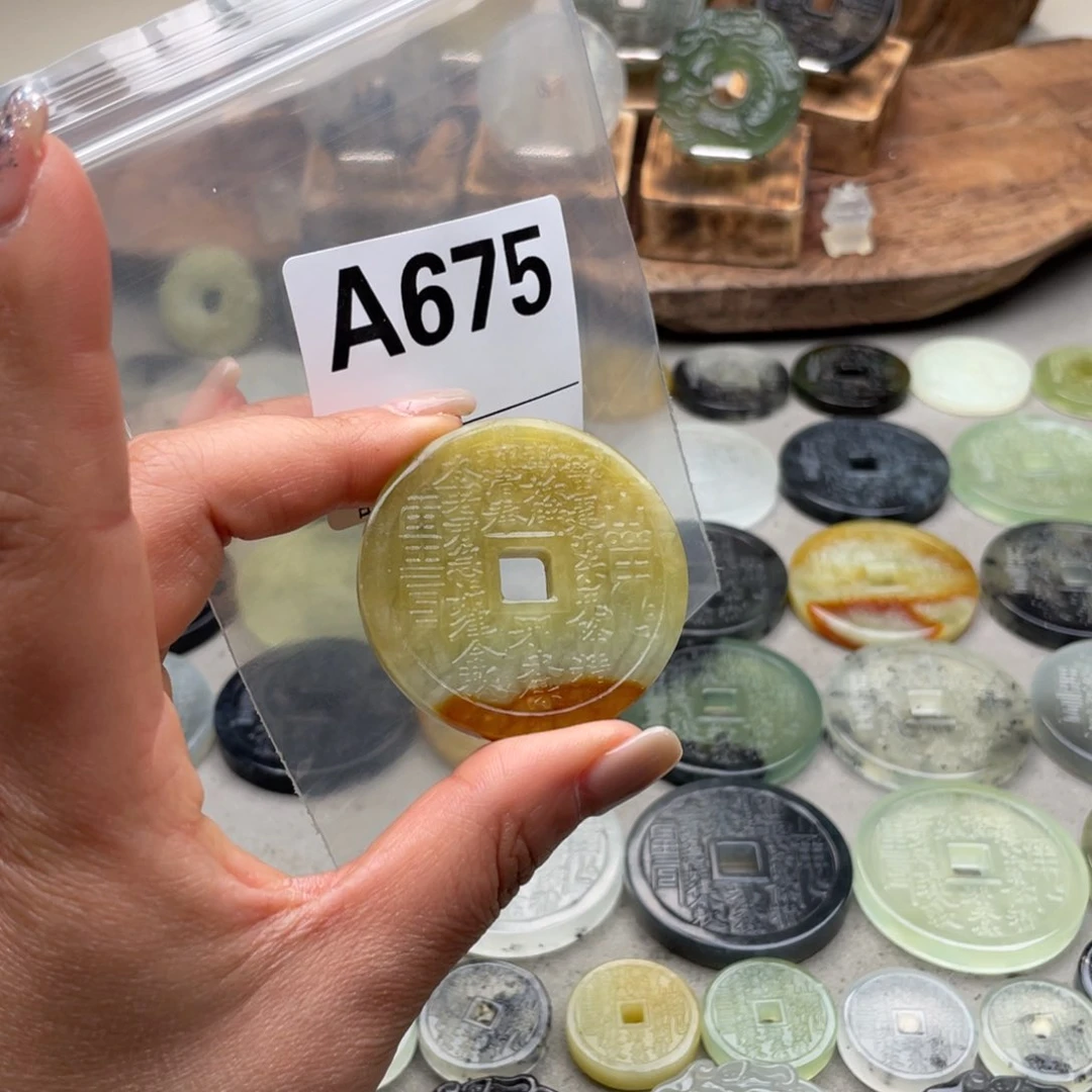 蛇纹石玉颈饰未镶嵌君*?