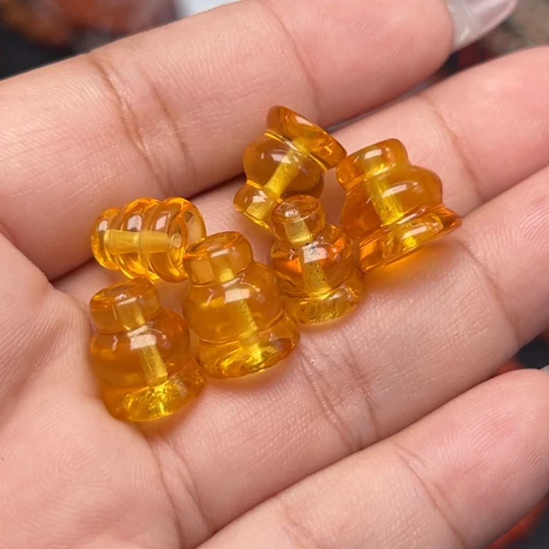 颈饰未镶嵌南红玛瑙多样性