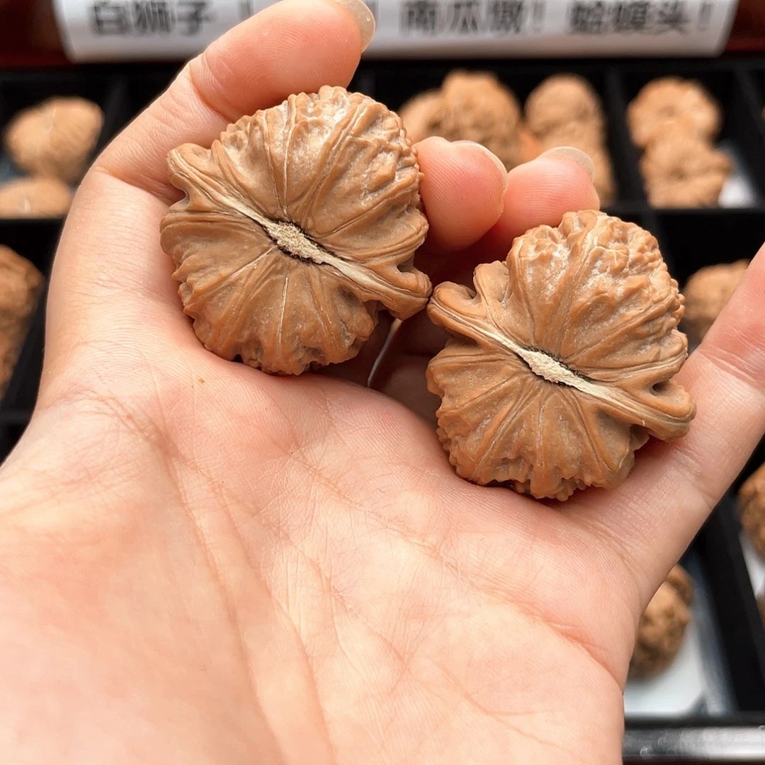 把件文玩核桃37超精白狮子一字凹底大眼睛➕满肉3701a