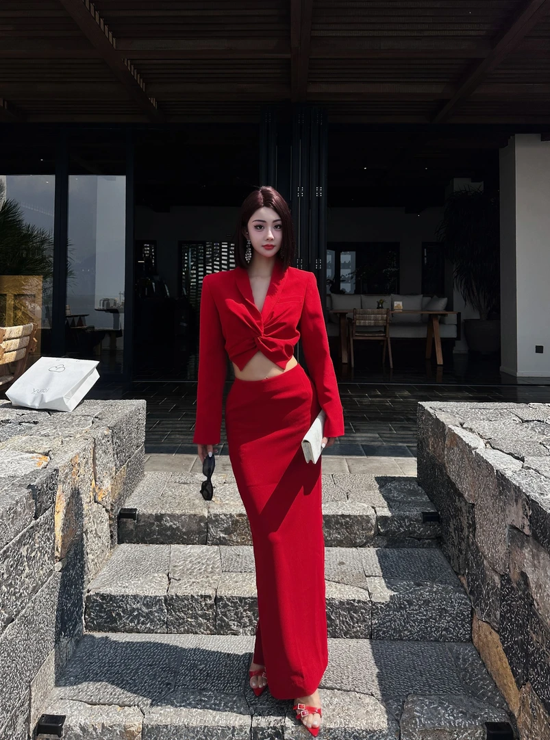 2025初春原创MyloveLeo’红色玫瑰‘纯色复古气质两件套（裙长94）