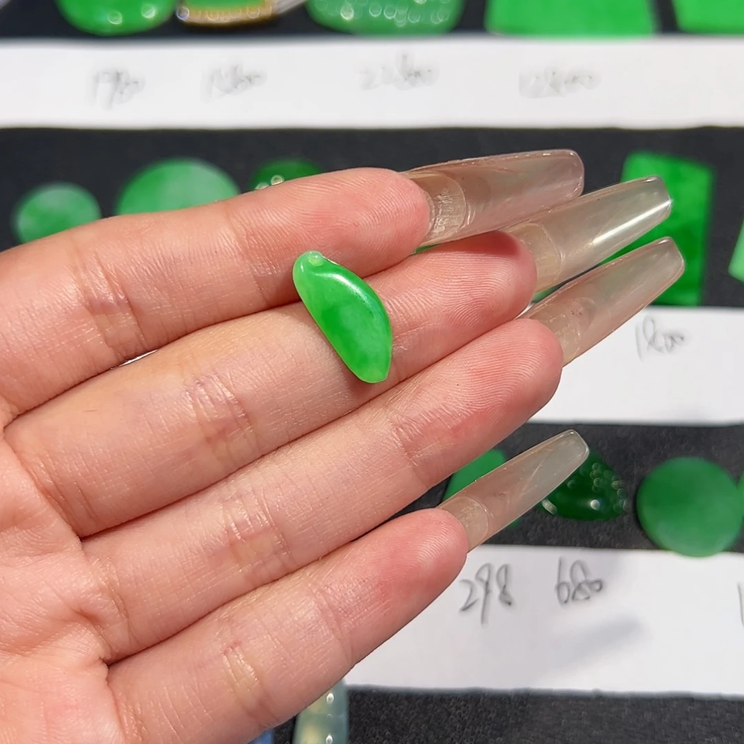 翡翠裸石天然缅甸翡翠