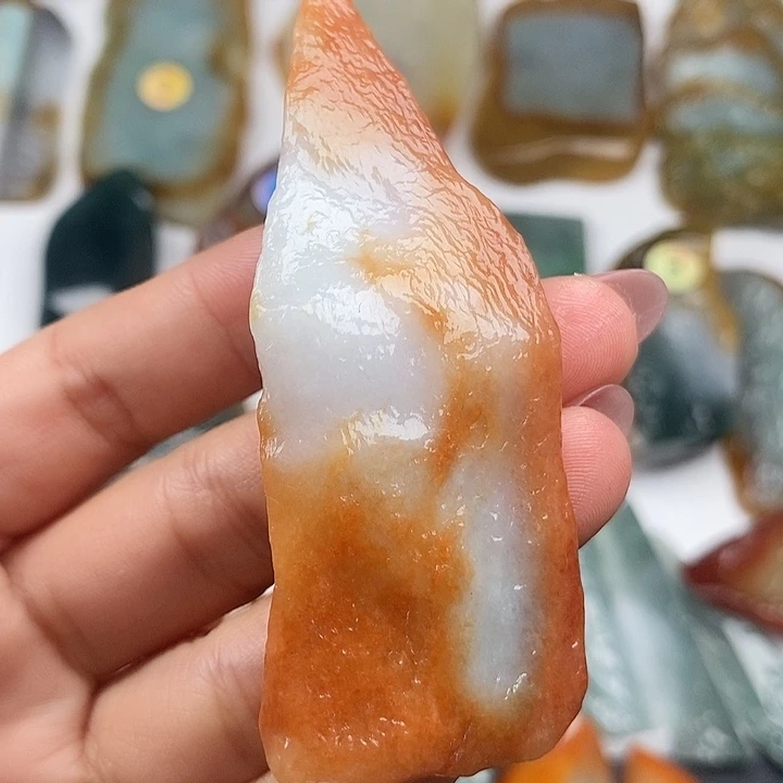 颈饰未镶嵌翡翠天然