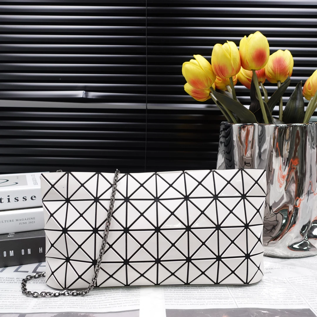 95新 Issey Miyake/三宅一生 单肩包/T10284954