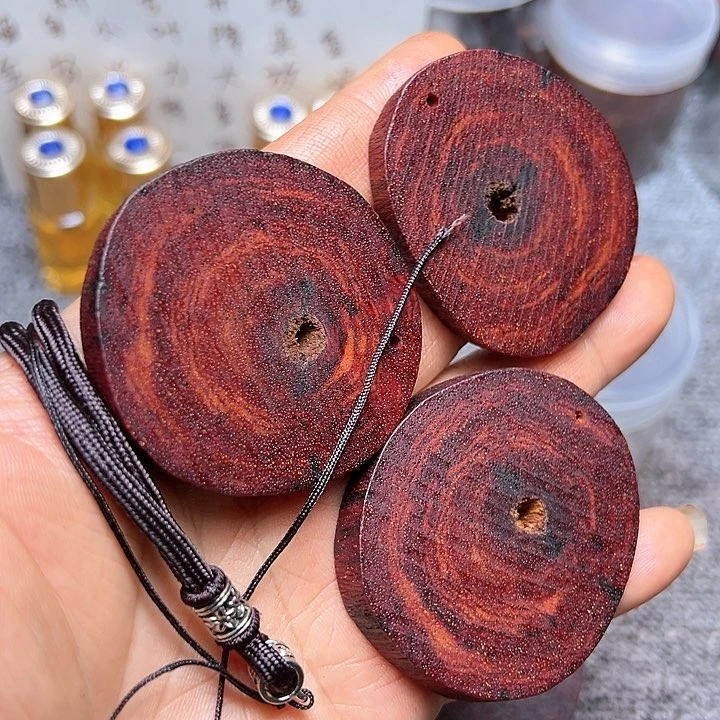 藤类降真香随形5.5左右精品红油黄金甲爆甲发其一j85