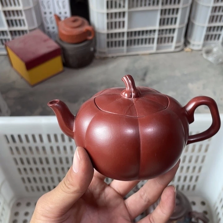 茶壶紫砂老厂紫砂壶一件。