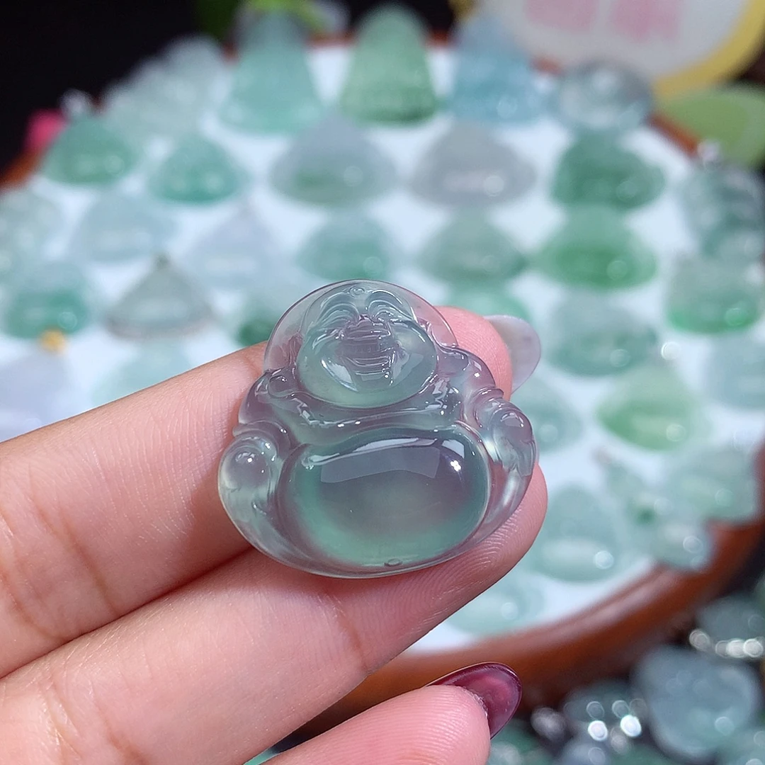 翡翠未镶嵌颈饰佛公