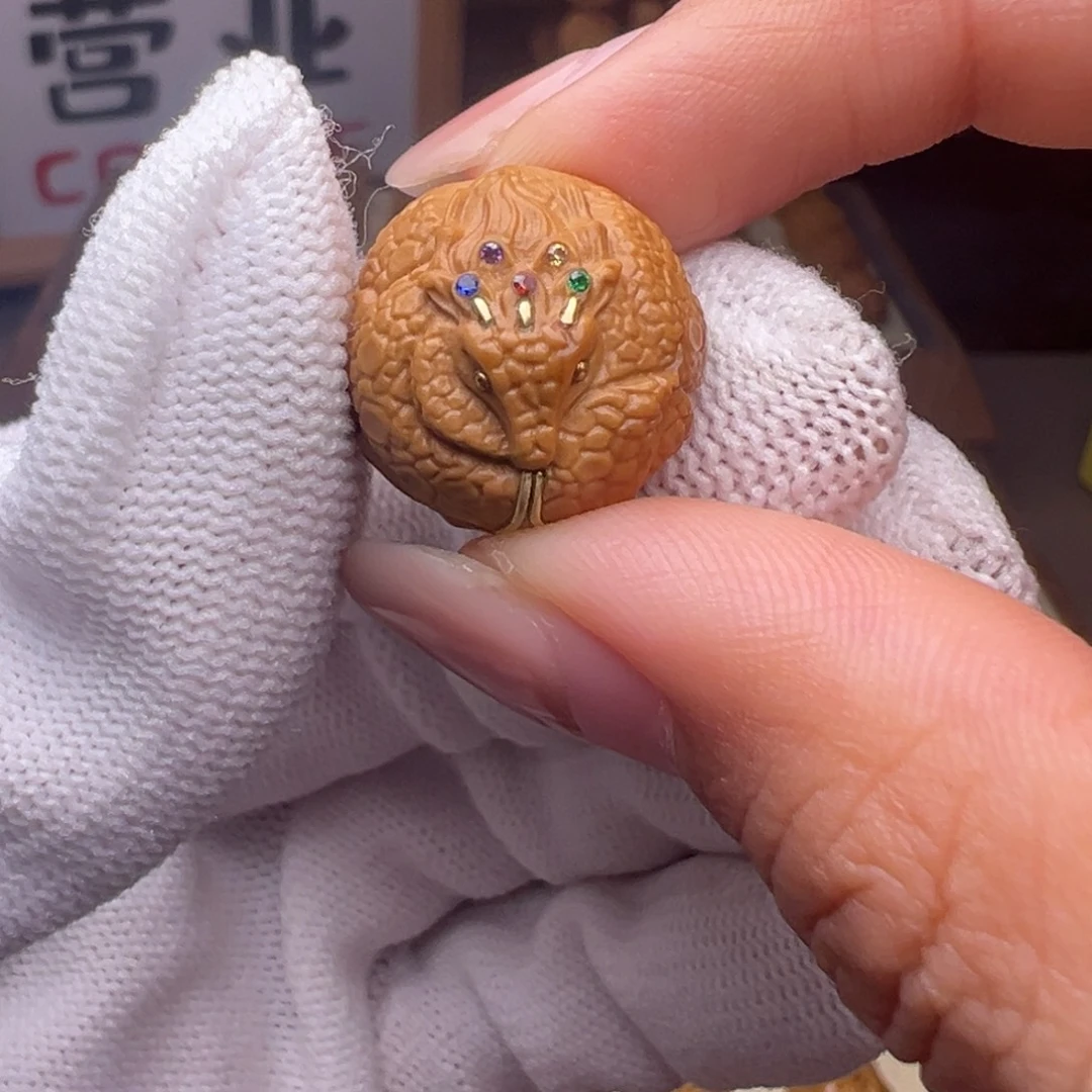 把件猴头核桃镶嵌款灵蛇全品有正常封口线