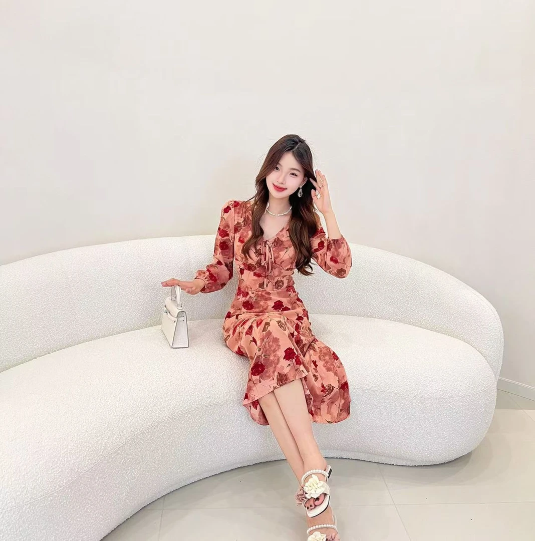 小众女装玫瑰花百搭显瘦法式多场景出游温婉大方气质慵懒风连衣裙