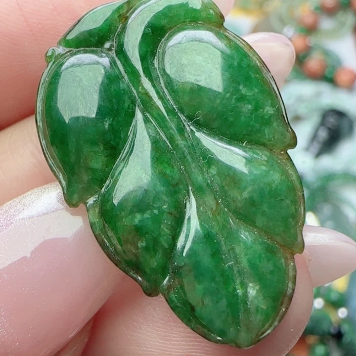 翡翠未镶嵌颈饰天然A货52