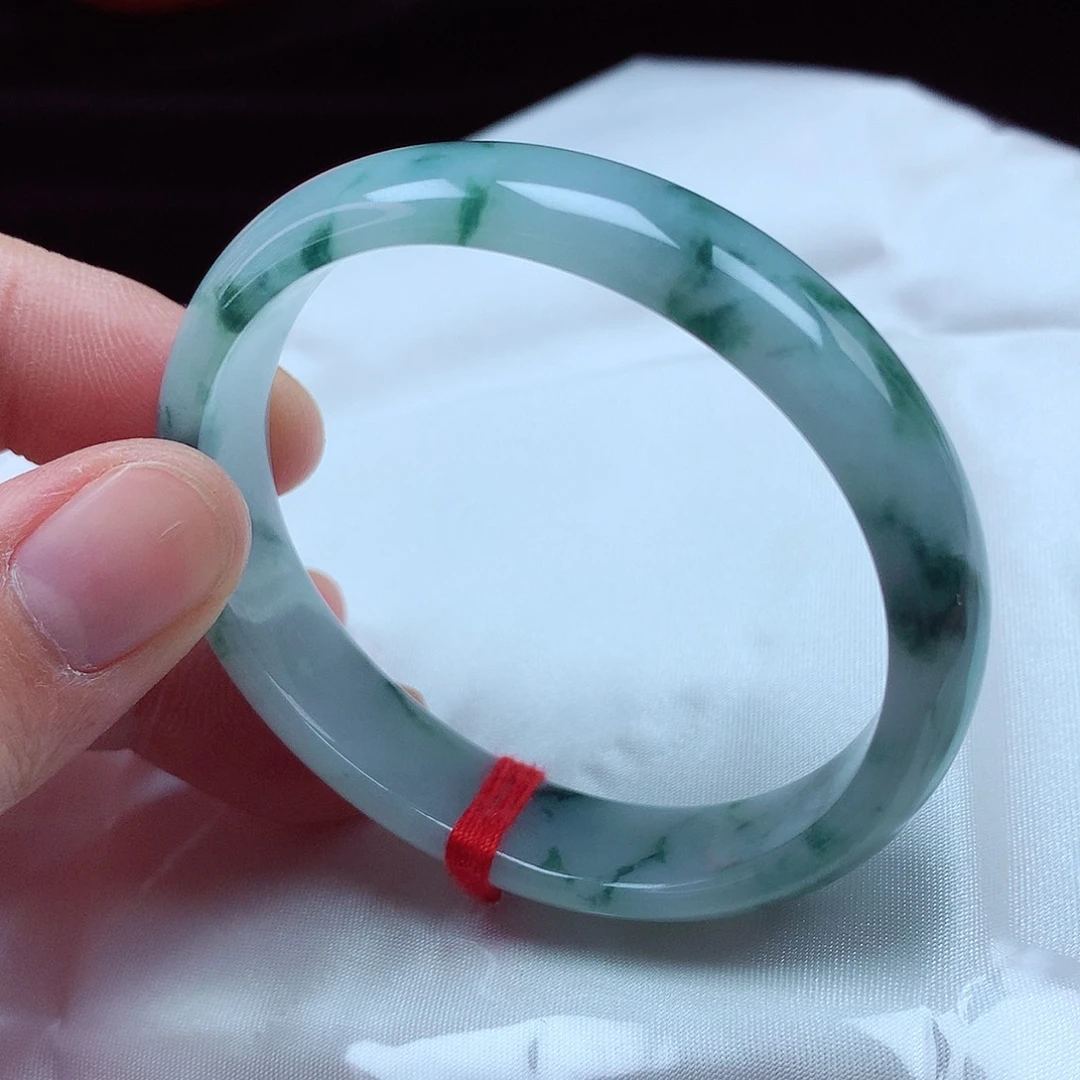 翡翠手镯（贵妃镯）未镶嵌52-53圈