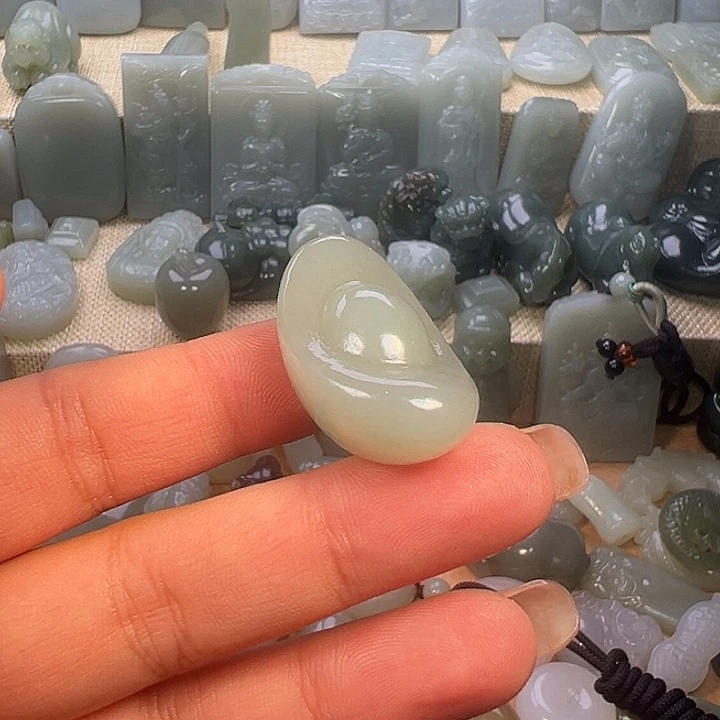 和田玉（糖玉）未镶嵌挂件