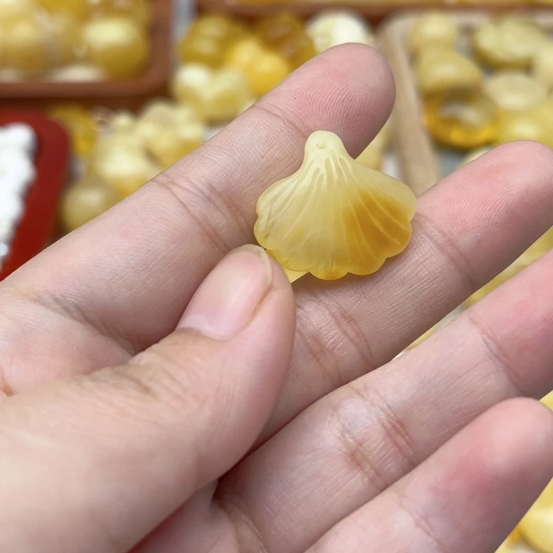 蜜蜡未镶嵌裸石配饰