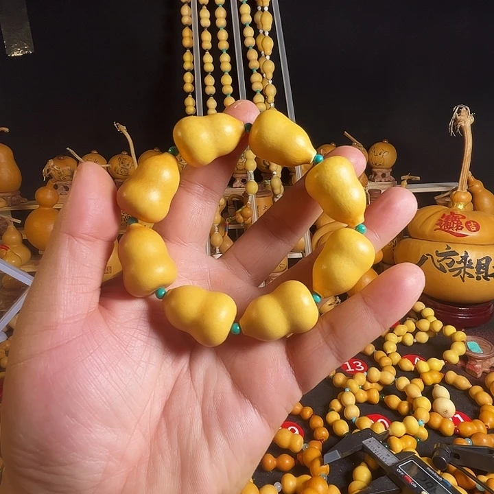 星***з3.0尺寸三角墩8颗手串