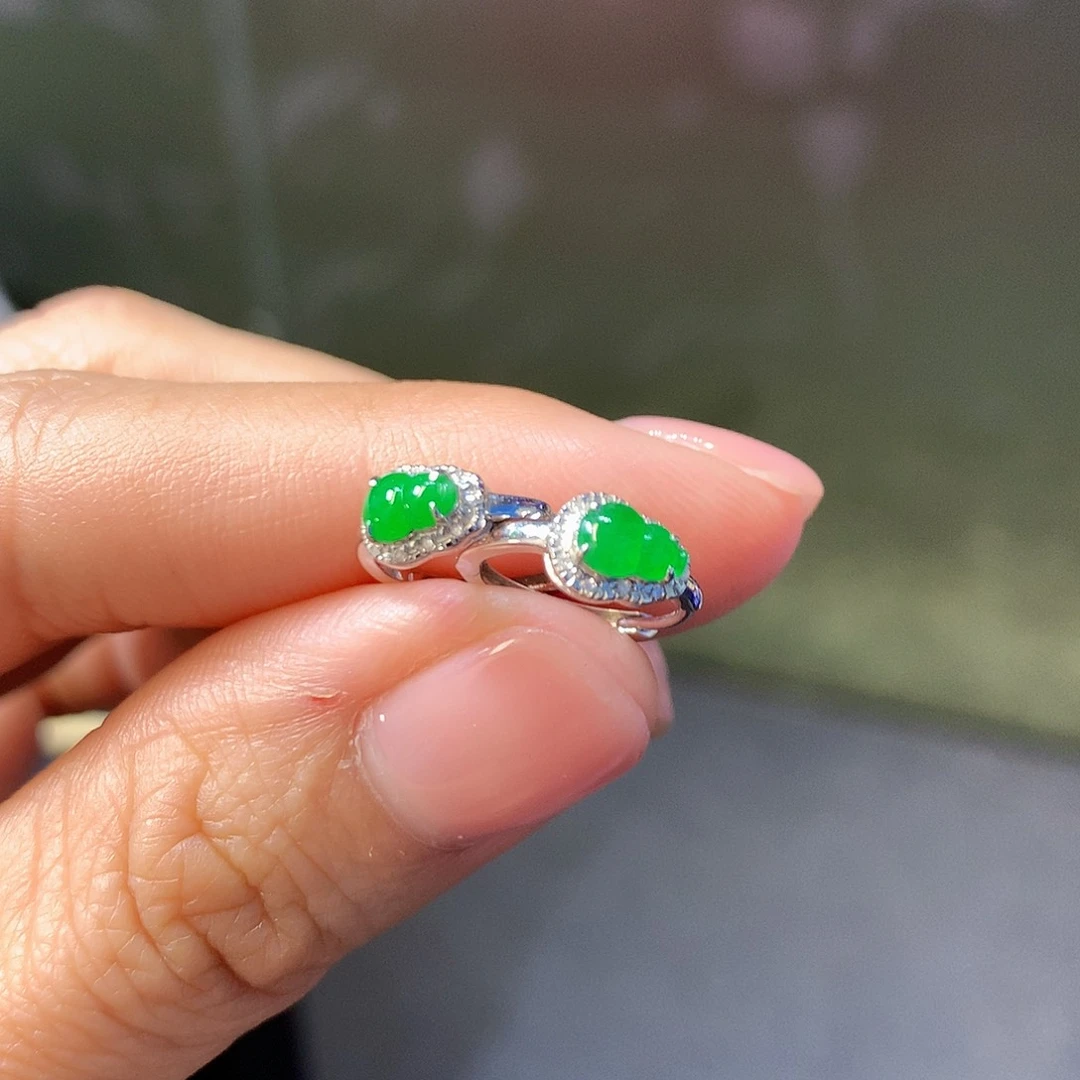 翡翠耳饰18K金镶嵌耳饰