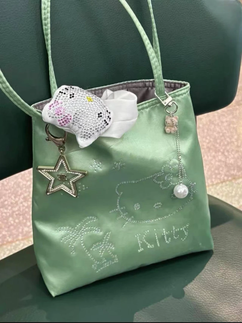 Z952 红薯新款Kitty烫钻满印缎面碧绿大号单肩手拎包