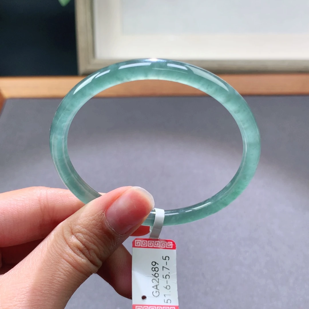 翡翠手镯未镶嵌天然翡翠手镯叮当镯