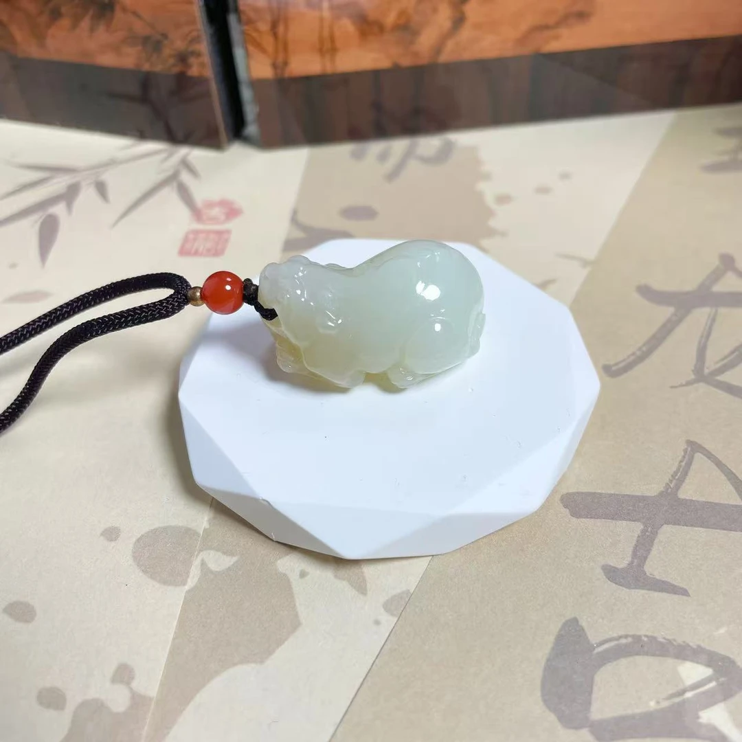 天然俄料和田玉貔貅吊坠男女通用油润中式简约百搭吊坠