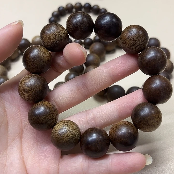 邓***欣沉香手串沉香手串18