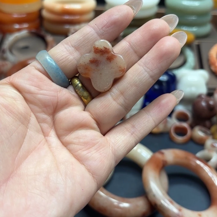 石英岩玉合金颈饰