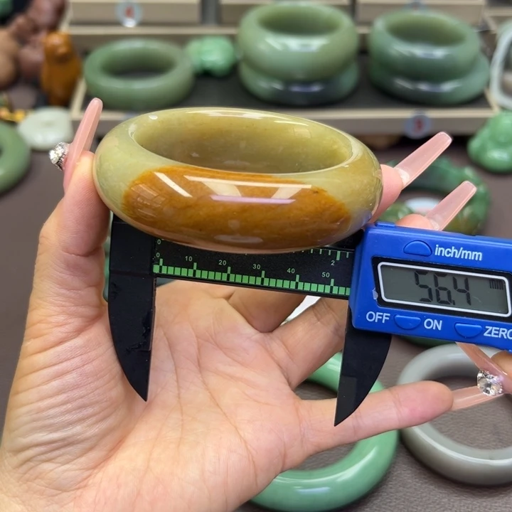 未镶嵌手镯石英岩玉