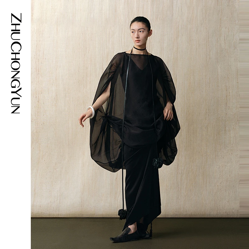 ZHUCHONGYUN2025春新款艺术捏褶松量感黑色轻薄雾感罩衫C1FZ12311