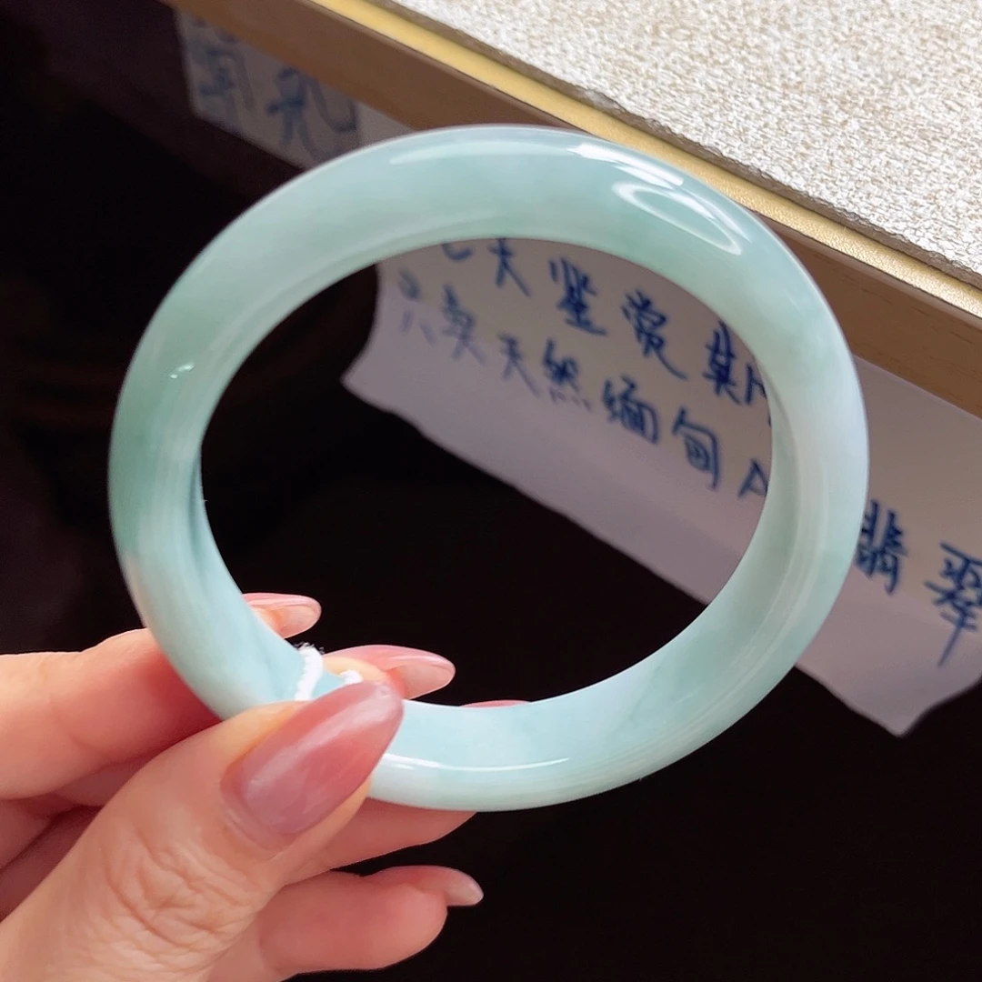 翡翠未镶嵌手镯手镯