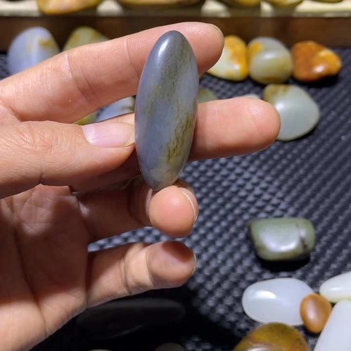 和田玉未镶嵌珠宝奇石