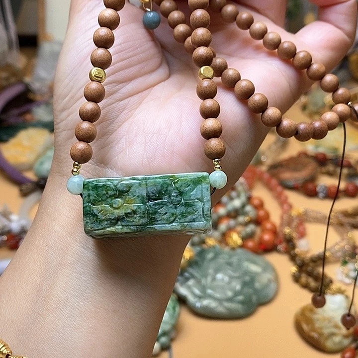 翡翠颈饰未镶嵌一套35