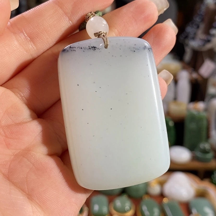 【闪购商品】吊坠(赠链)未镶嵌和田玉