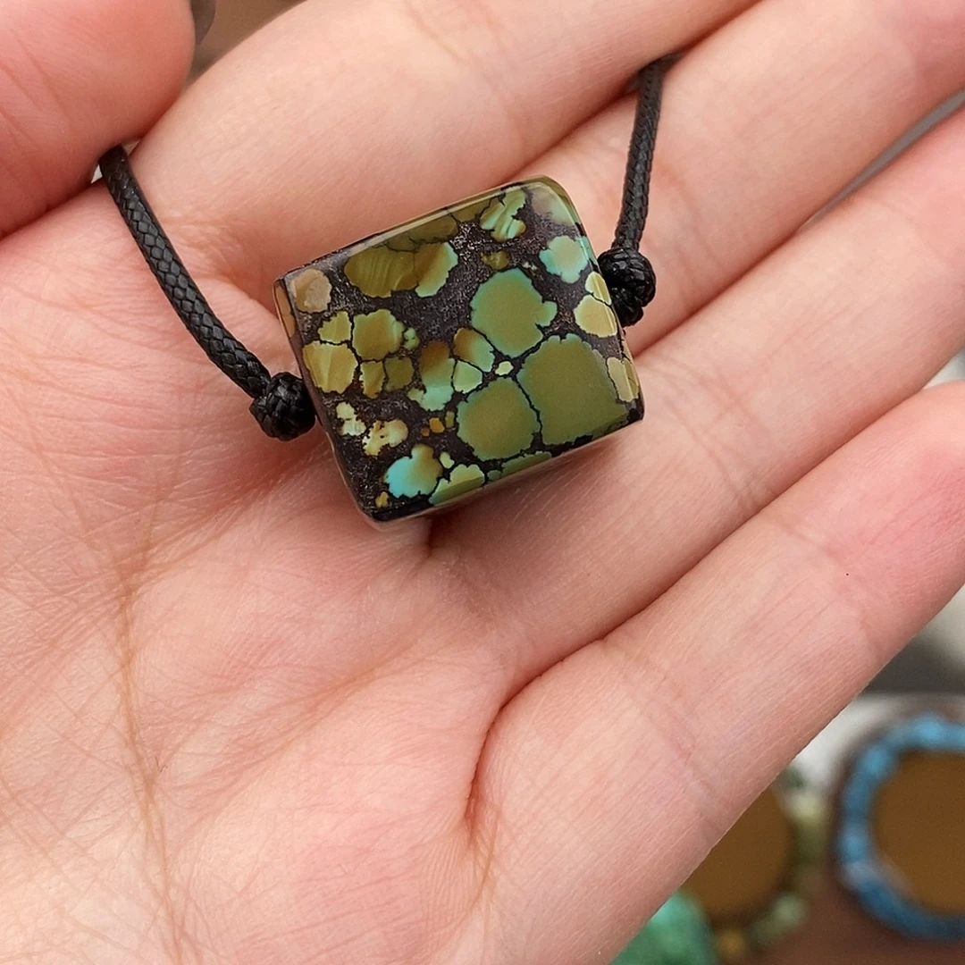 绿松石未镶嵌原矿