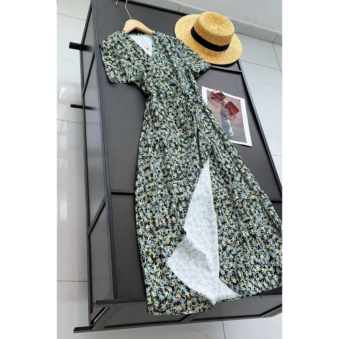 2025新款V领绿色碎花短袖雪纺连衣裙设计款开叉度假法式a字长裙