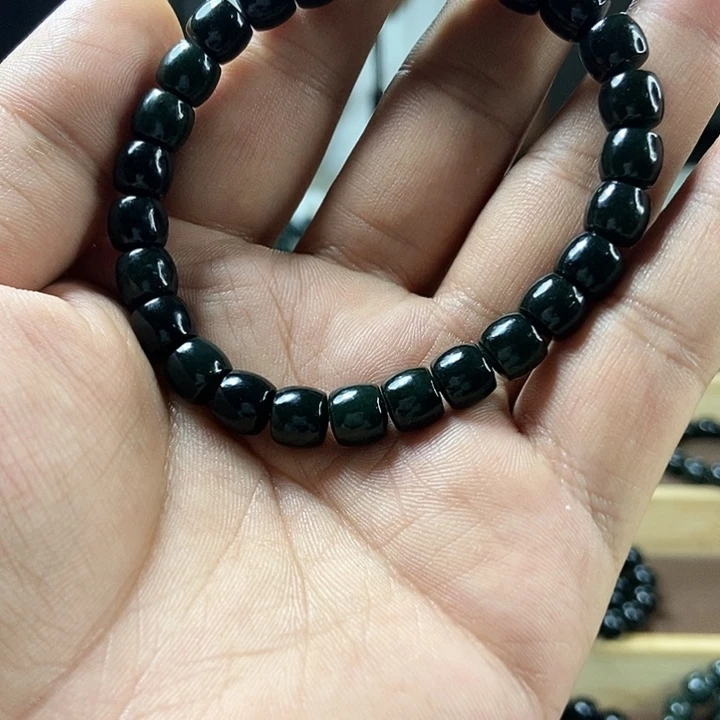 未镶嵌手串和田玉（青玉）卡8直切