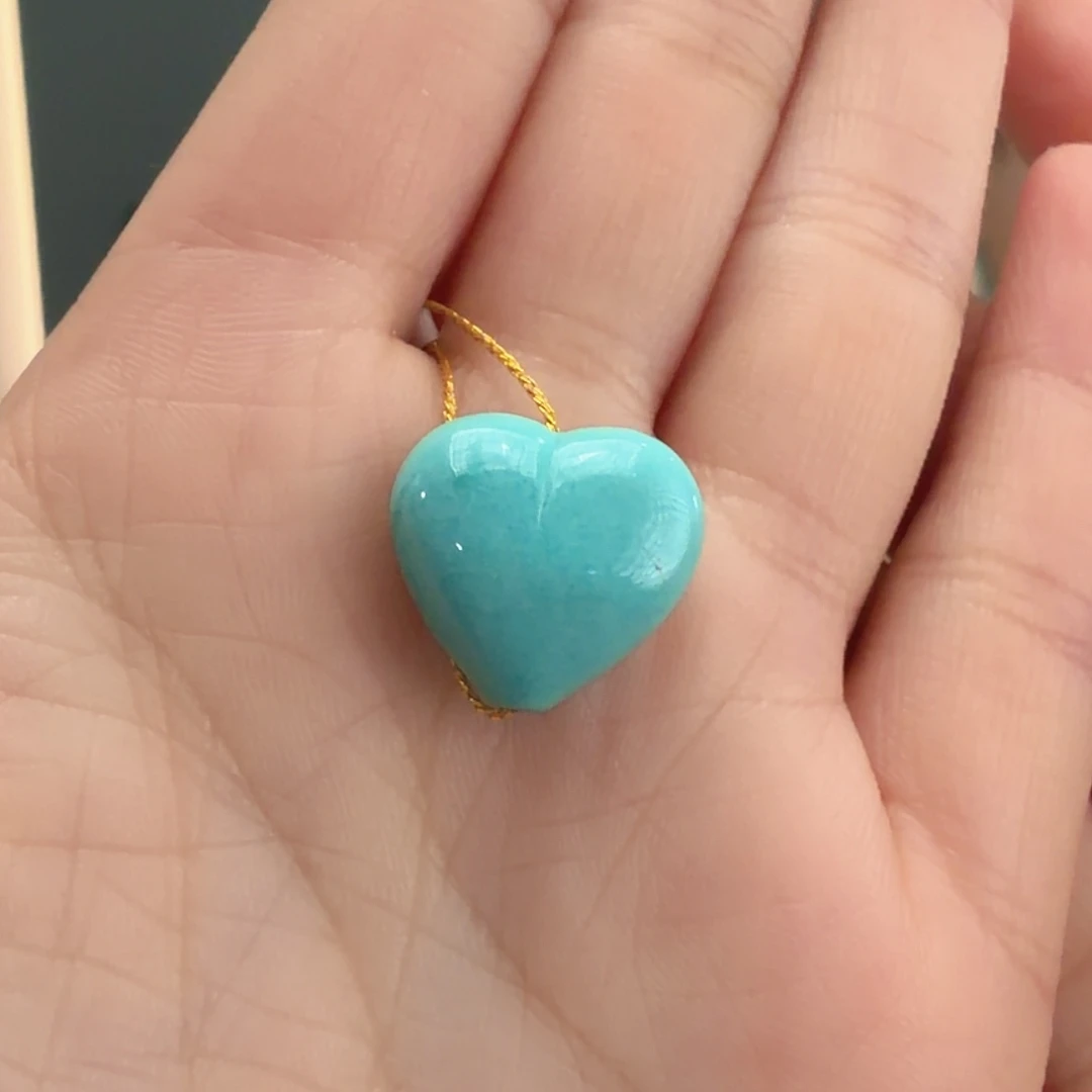 绿松石未镶嵌颈饰