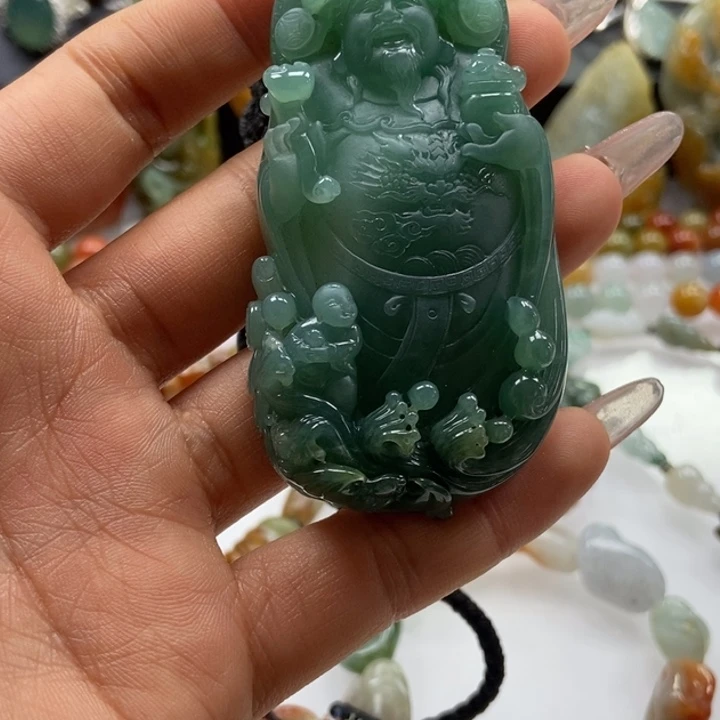 翡翠挂件未镶嵌情*