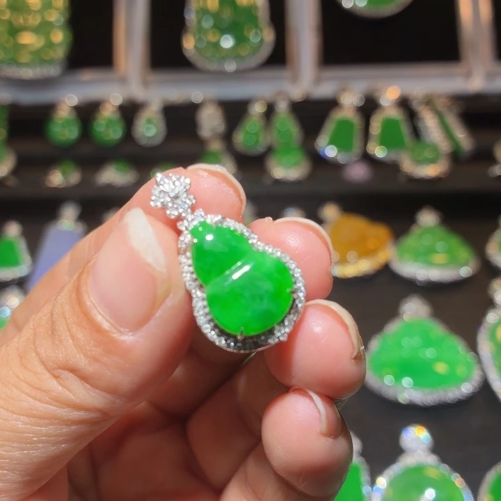翡翠18K金镶嵌吊坠(不含链)翡翠