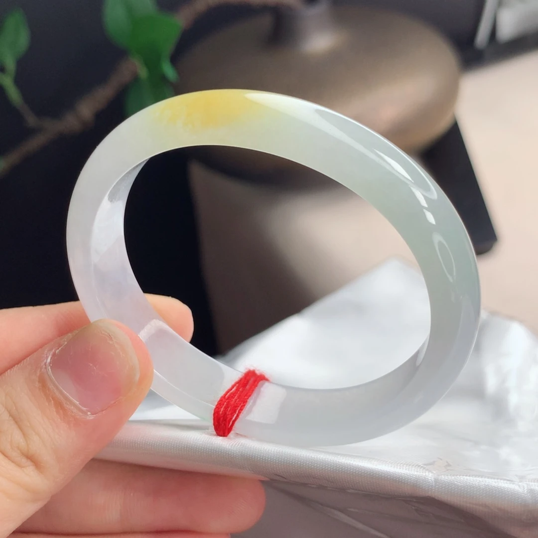 翡翠手镯未镶嵌，44号贵妃，正圈戴51