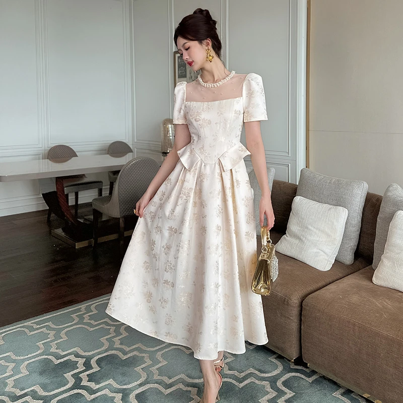 21727 方领长裙显瘦温柔法式气质碎花优雅收腰长款复古小众连衣裙