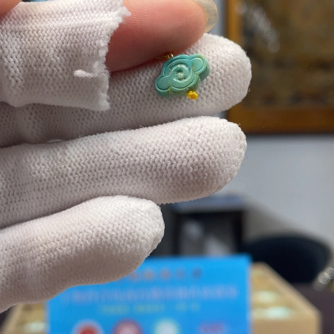 绿松石未镶嵌挂件