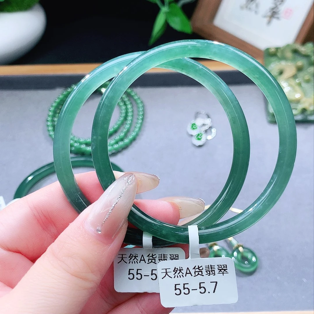 翡翠手镯（圆镯）未镶嵌