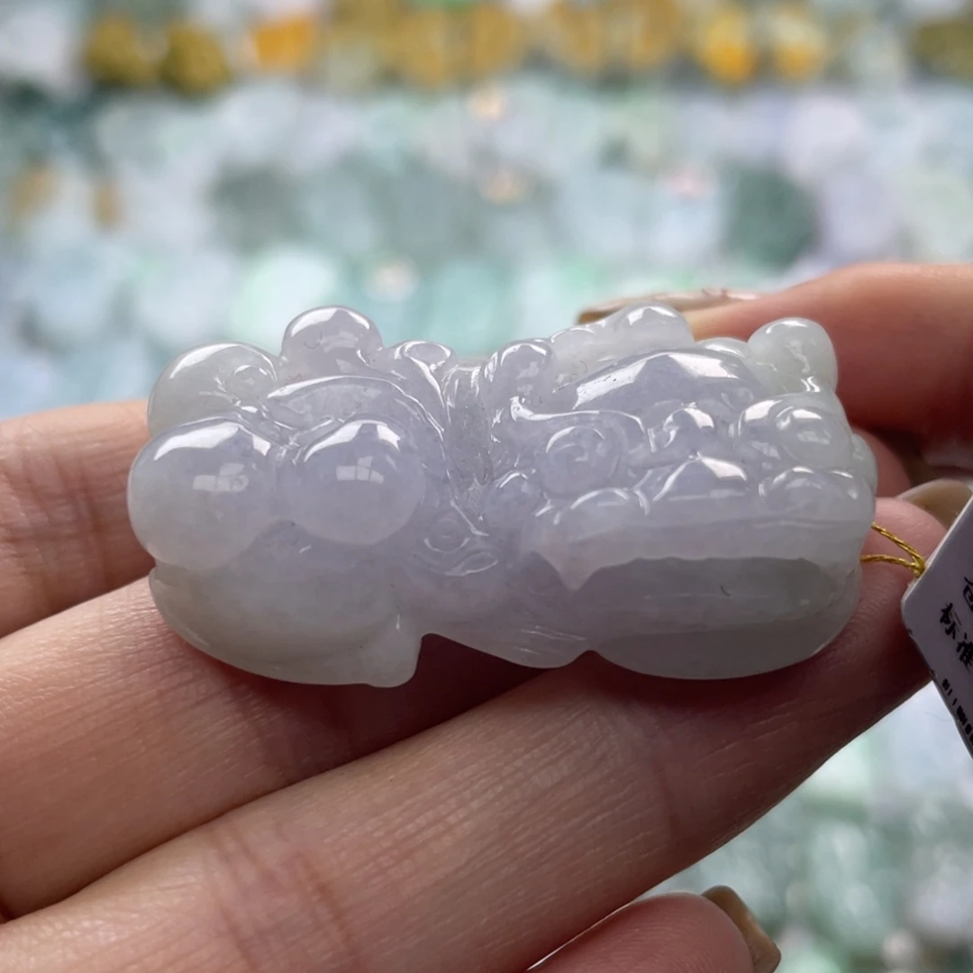 翡翠未镶嵌颈饰貔貅