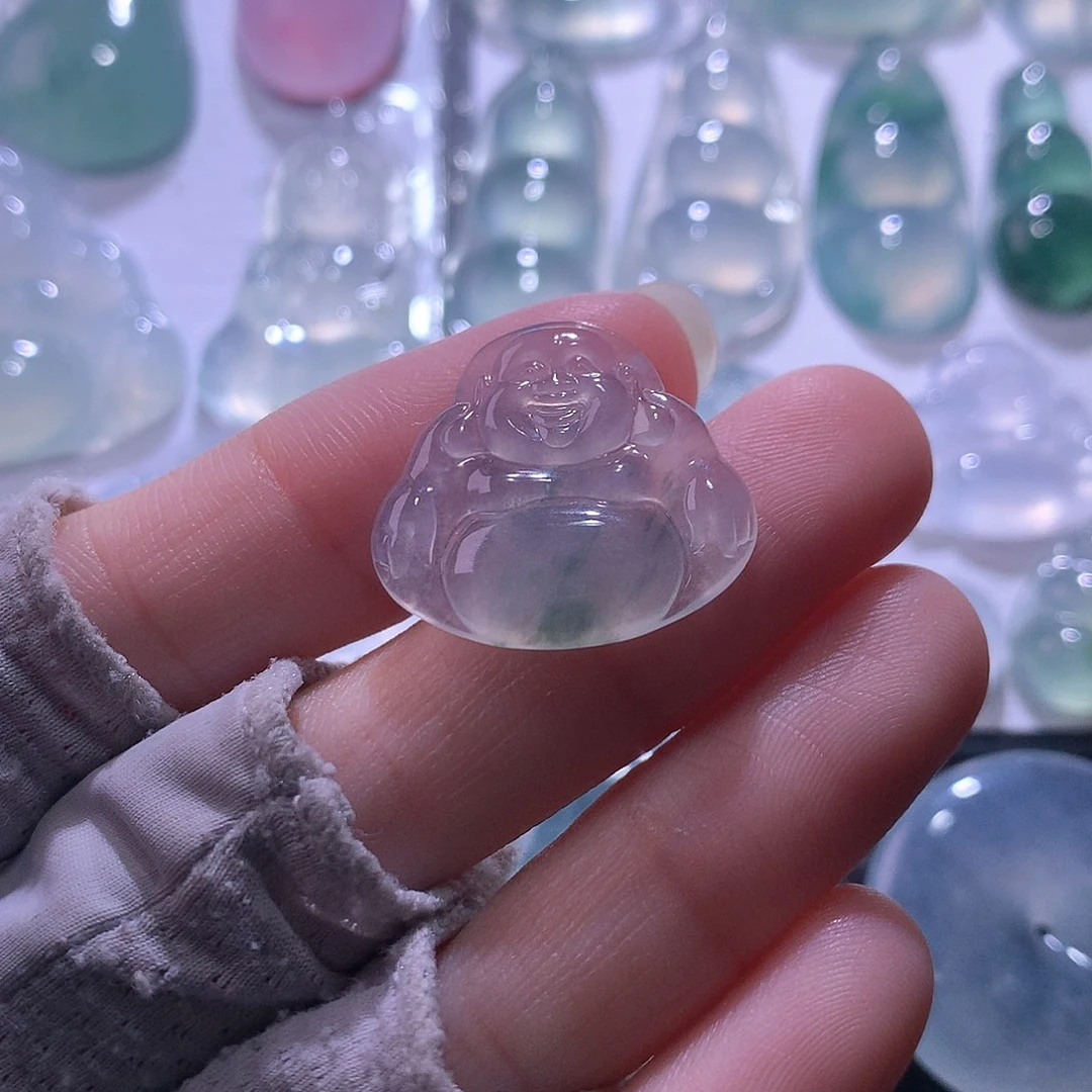 翡翠未镶嵌颈饰佛